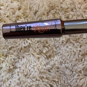 Benefit they’re real mascara